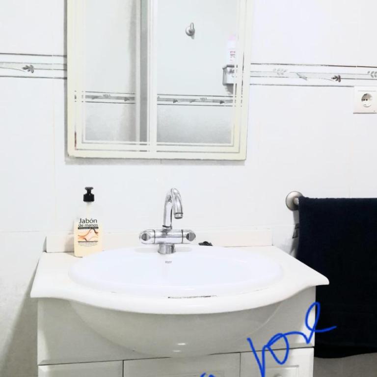 Alquiler Universidades Malvarrosa Playa Maritim Valencia Solo para familias con niños - Three-Bedroom Apartment - 21