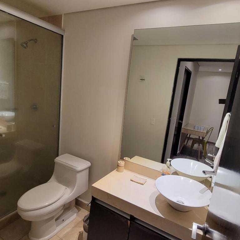 Chicago Suites WTC - Apartment with Balcony - 4