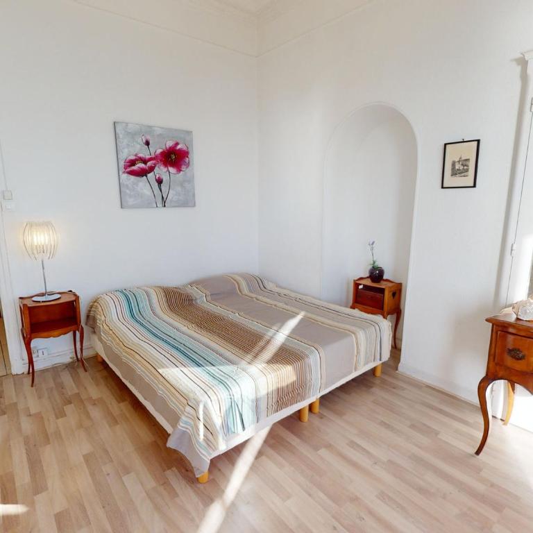 Grand 2P face mer en centre-ville dans un palace avec parc à Menton - FR-1-196-318 - Apartment - 7