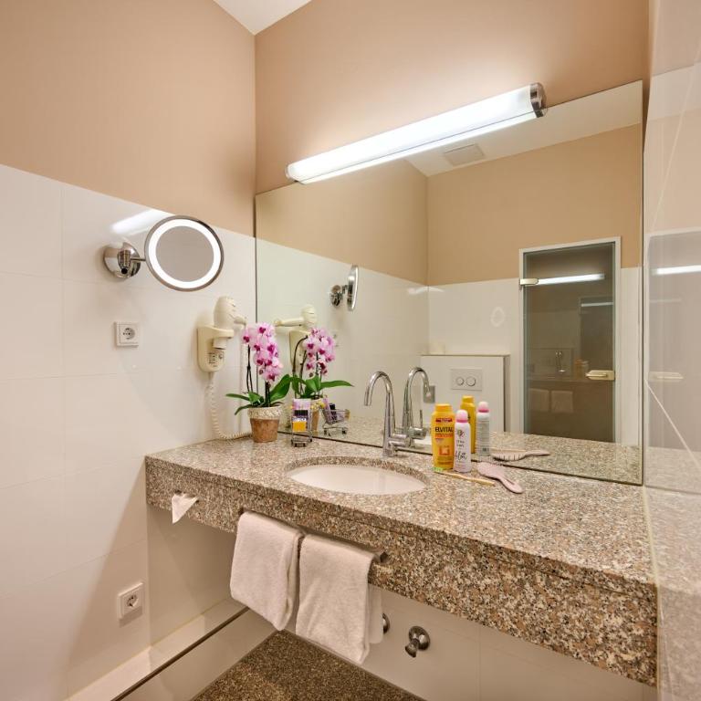 Hotel Lechnerhof Unterföhring - Triple Room - 9