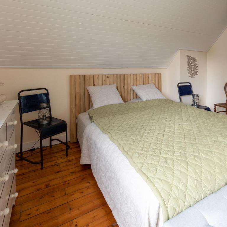 Côté PECHEUR - Chambre Familiale avec Salle de Bains Privative - 47