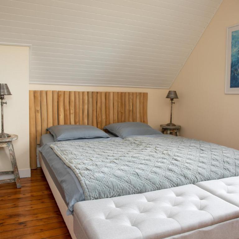 Côté PECHEUR - Chambre Familiale avec Salle de Bains Privative - 39