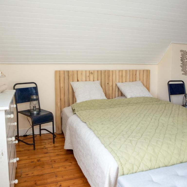 Côté PECHEUR - Chambre Familiale avec Salle de Bains Privative - 46