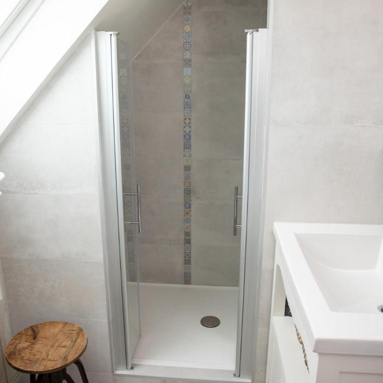 Côté PECHEUR - Chambre Familiale avec Salle de Bains Privative - 35