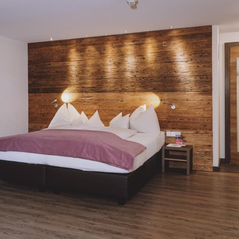 Hotel DIE SONNE - Superior Doppel- oder Zweibettzimmer - 2