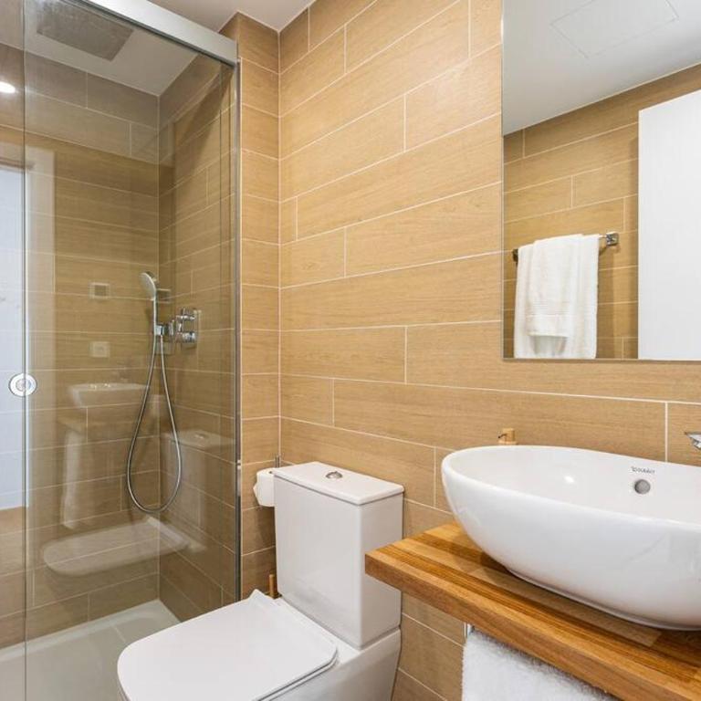 Ensuite Sea & Pool Views with Private Parking - Apartamento de 1 dormitorio - 23