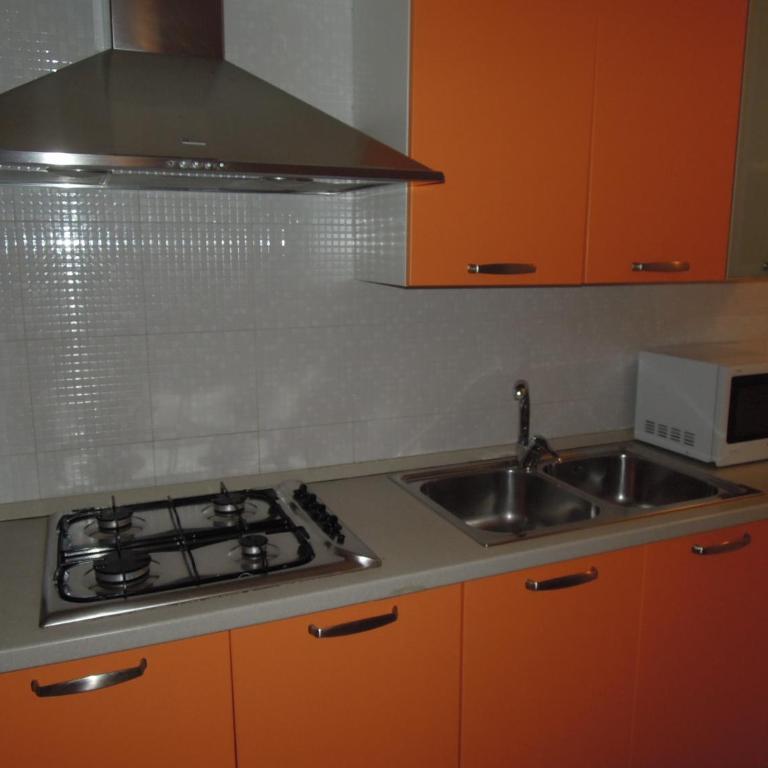 Renovated flat next to the beach-Beahost - Appartamento - 4