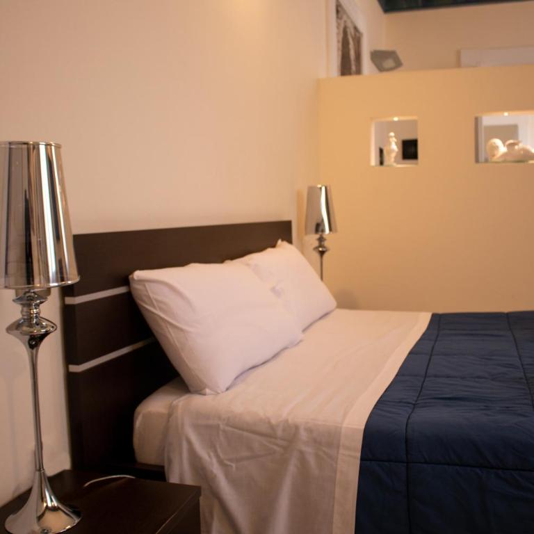 Apollo Suites - Deluxe Double Room - 8