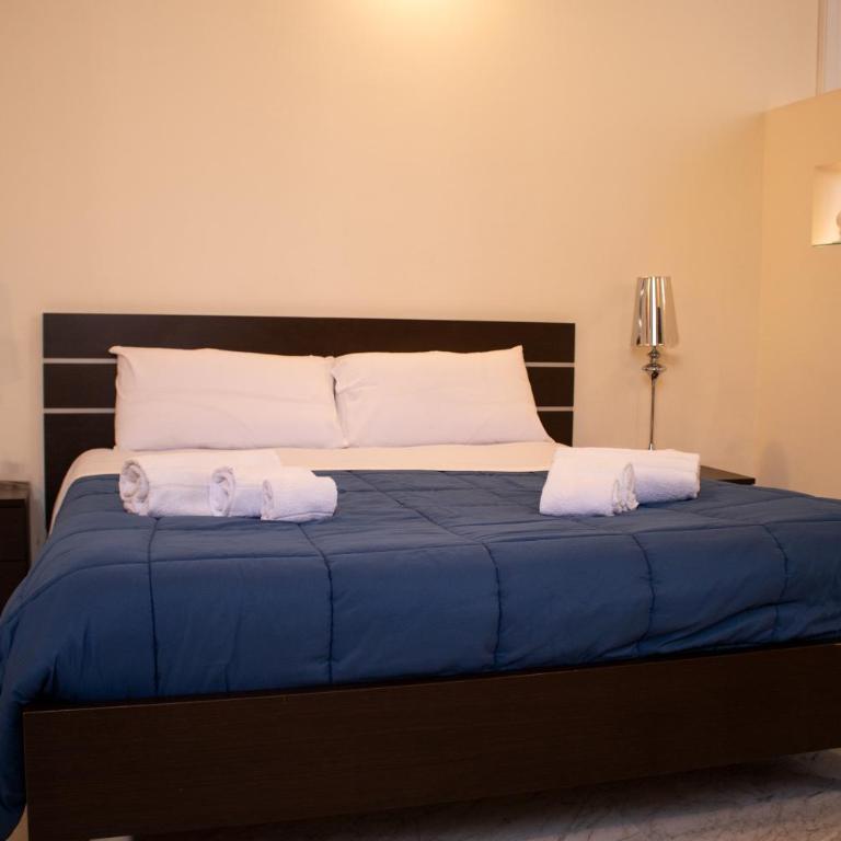 Apollo Suites - Deluxe Double Room - 7