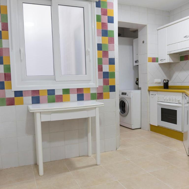 Titan, edificio Hipercor, con Parking - Apartamento de 2 dormitorios - 31