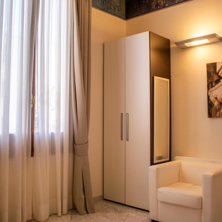 Apollo Suites - Deluxe Double Room - 12