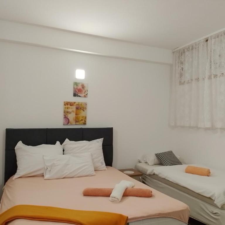 Guesthouse Sanja - Apartments 212 - Triple Room with Private Bathroom - 13
