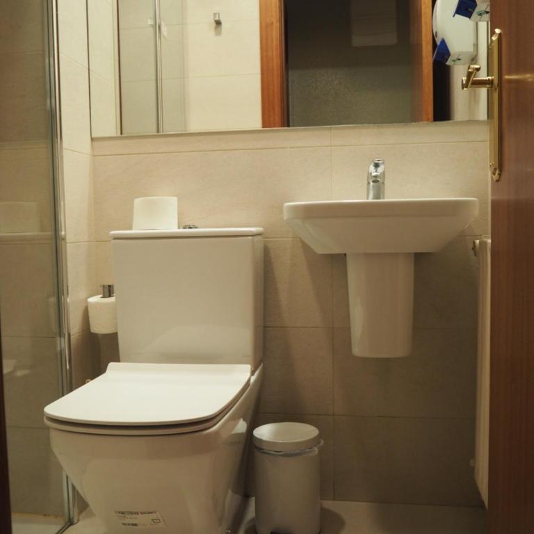 Pensión Acella - Habitación Doble con baño compartido - 1 o 2 camas - 6