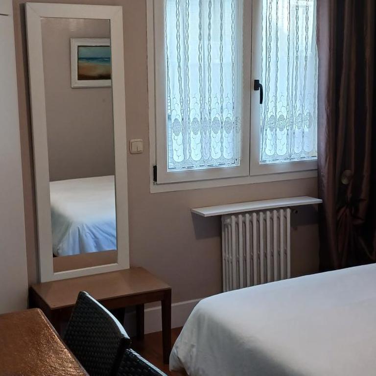 Ubicacion Perfecta/Baño Privado - Habitación con cama grande - 6
