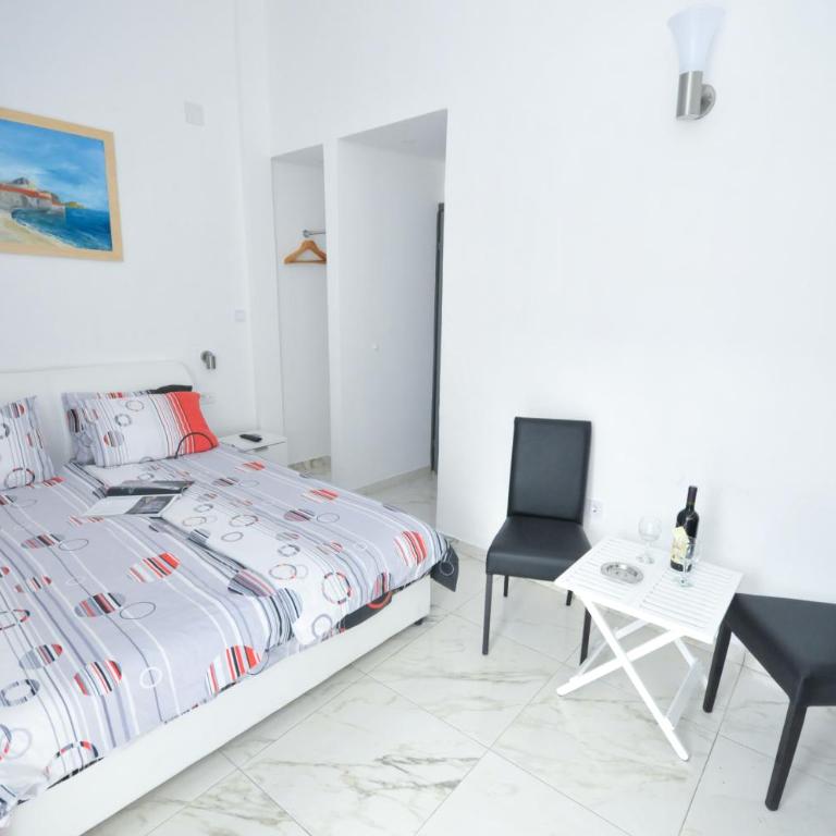 Hotel Oaza - Dvokrevetna Soba sa Bračnim Krevetom sa Balkonom i Pogledom na More - 4