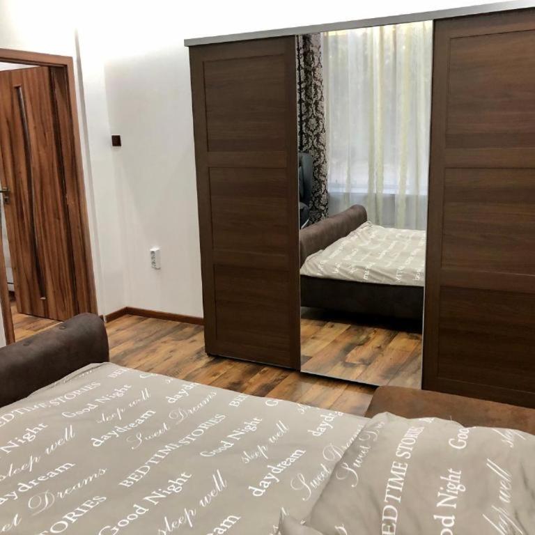 Messe Büro - Two-Bedroom Apartment - 15