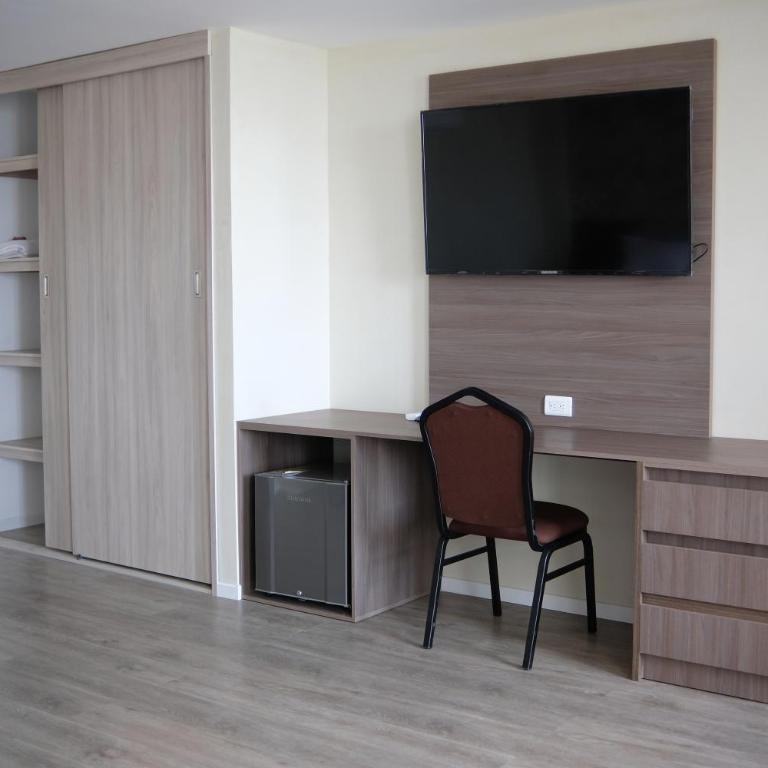Eslait Hotel & Apartamentos - Deluxe Double Room with Two Double Beds - 10