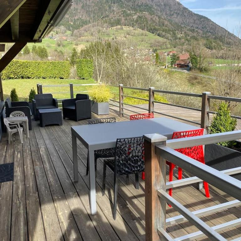 CHALET DUPLEX CHARMANT ENTRE LAC ET MONTAGNES - Chalet 2 Chambres - 12