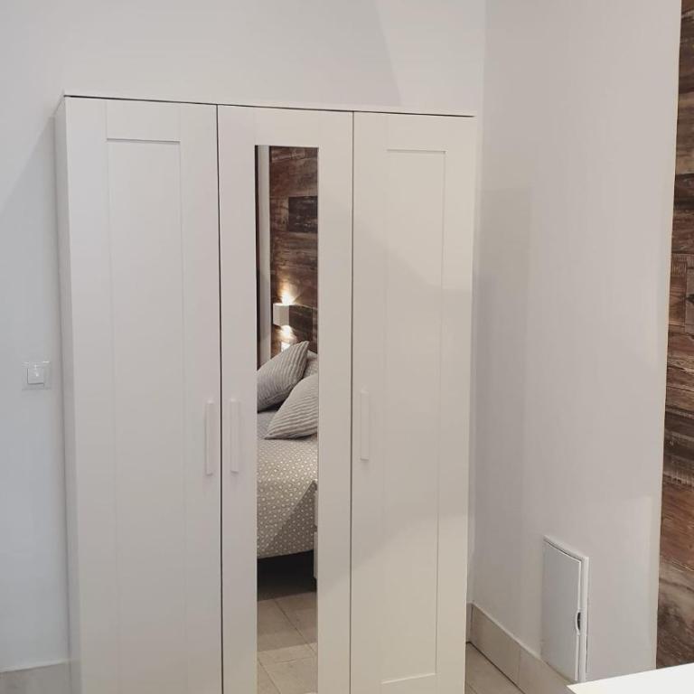 PISO ESTUPENDO a 3 min de la ESTACION DE TREN AVE y BUS - One-Bedroom Apartment - 4