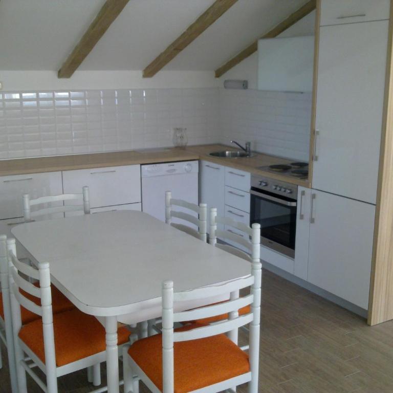 Mediteraneo Apartments - Penthouse Apartment - 8