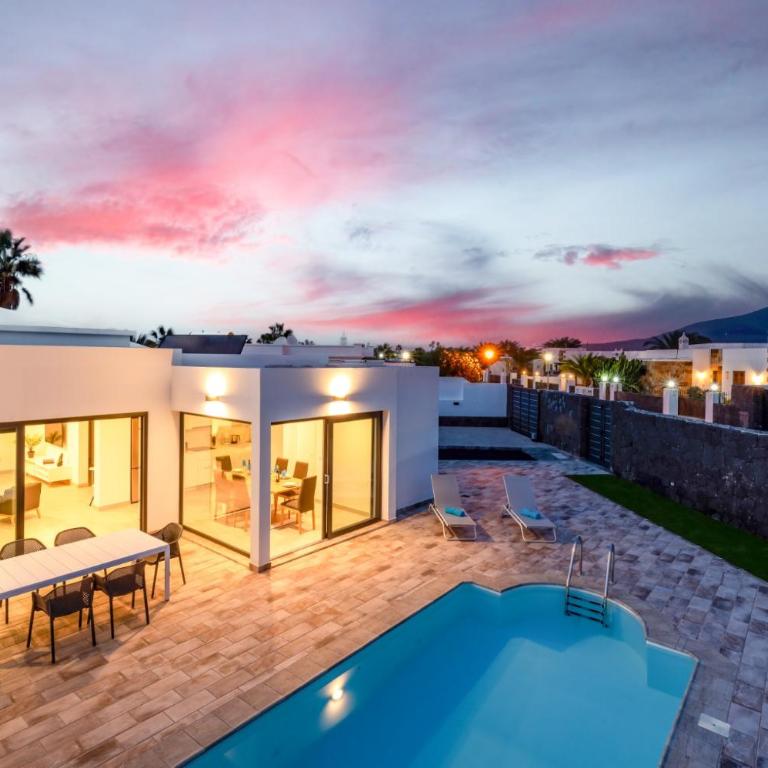 Villa La Nueva by Villa Plus - Villa - 6