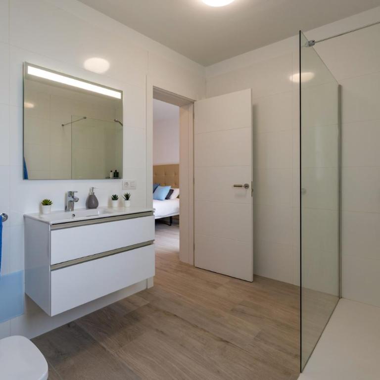 Villa La Nueva by Villa Plus - Villa - 11