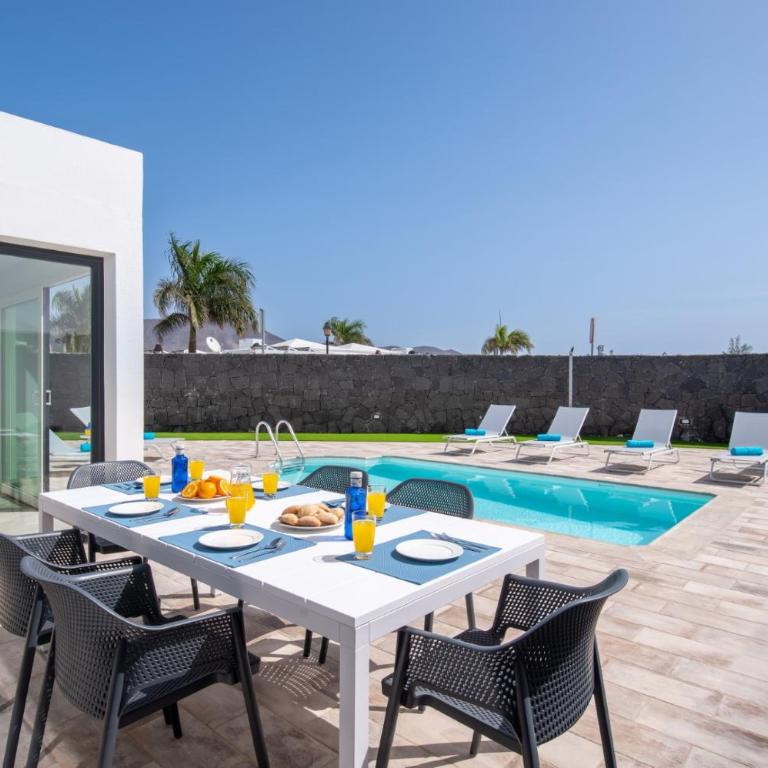 Villa La Nueva by Villa Plus - Villa - 5