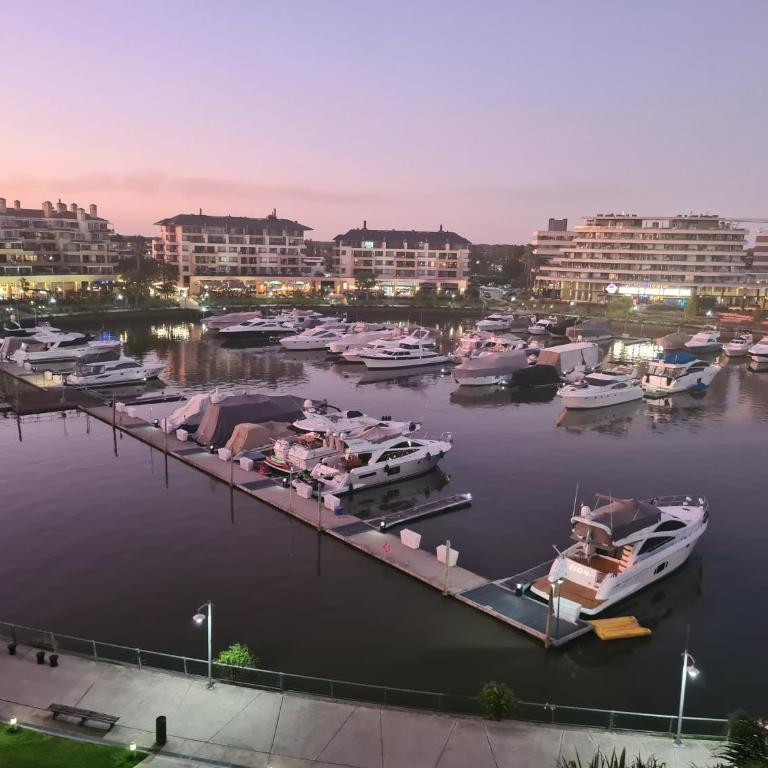 Nordelta Bahía Grande con Cochera Cubierta - Apartamento de 1 dormitorio con balcón y vistas al agua - 17