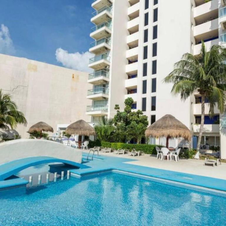Beach Front Renewed Apartment - One-Bedroom Apartment - 9