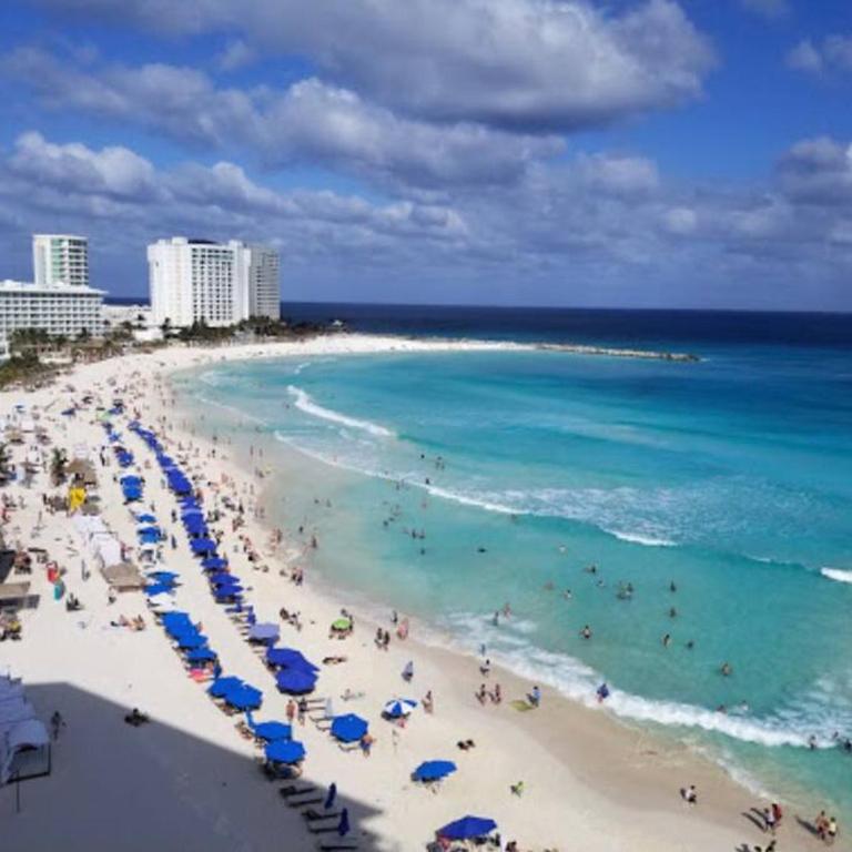 Beach Front Renewed Apartment - One-Bedroom Apartment - 10