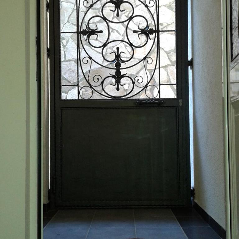 Oro Apartments - Two-Bedroom Apartment with Sea View - 6