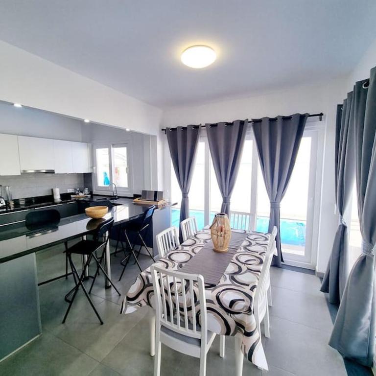 Luxury Villa Zen - Three-Bedroom Villa - 18