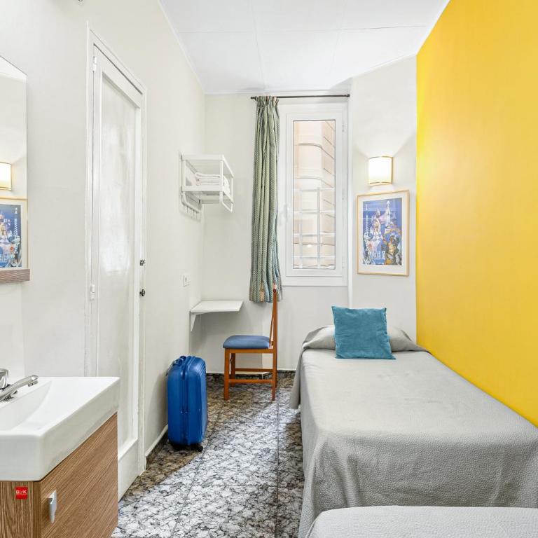 Hostal Santa Ana - Twin Room with Shared Bathroom - 1