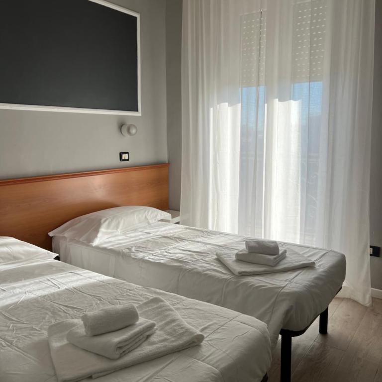 Hotel Stella D'Italia - Nuova gestione - Camera Standard Matrimoniale/Doppia con Letti Singoli - 7