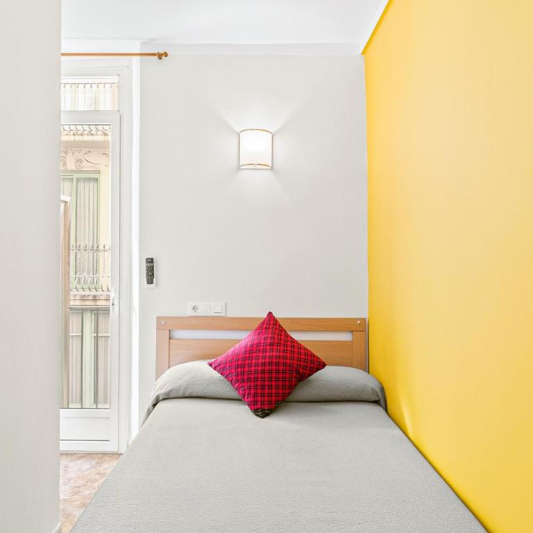 Hostal Santa Ana - Double Room with Private Bathroom - 2