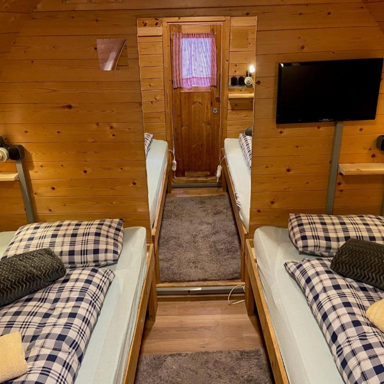 Inn-side ADVENTURE CABINS - Familienzimmer mit Gemeinschaftsbad - 9