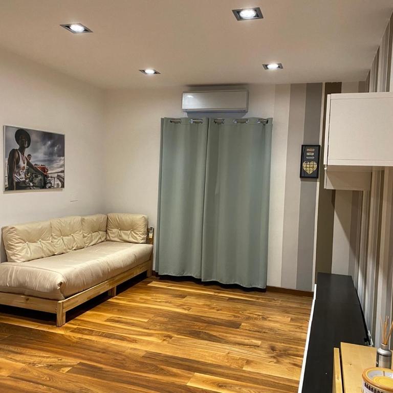 Nice104 - One-Bedroom Apartment - 2