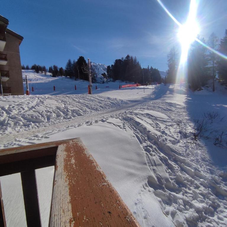 Studio lumineux 4 pers · Proche pistes · Vue piste - Studio - 4