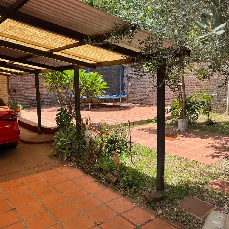 Casa con piscina y parque - Two-Bedroom House - 47