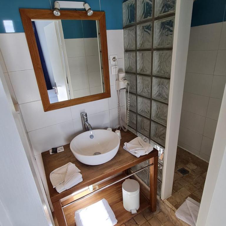 Hôtel Constantin - Chambre Double avec Douche - 5