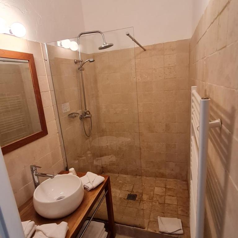 Hôtel Constantin - Chambre Double avec Douche - 6