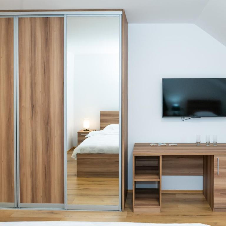 Guest House Alte - Dvokrevetna Soba sa Bračnim Krevetom i Pogledom na Planinu - 5