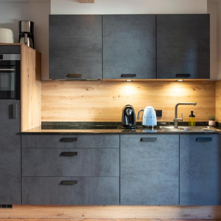 Dorfchalets & Apartments - in Kaprun centre including FREE entry Tauern Spa and Summer Card - Chalet (4 Erwachsene) - kostenfreier Zugang zum VIP Tauern Spa - 3