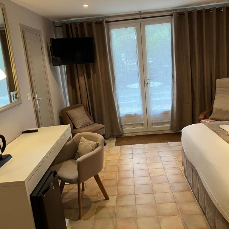 Hôtel de la Côte Fleurie - Chambre Familiale avec Terrasse - 3