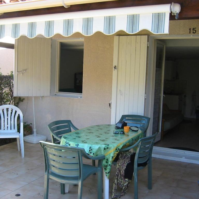 MAISONS DU GOLF Joli villa mitoyenne proche plage Richelieu Cap d'Agde - Maisonette - 2