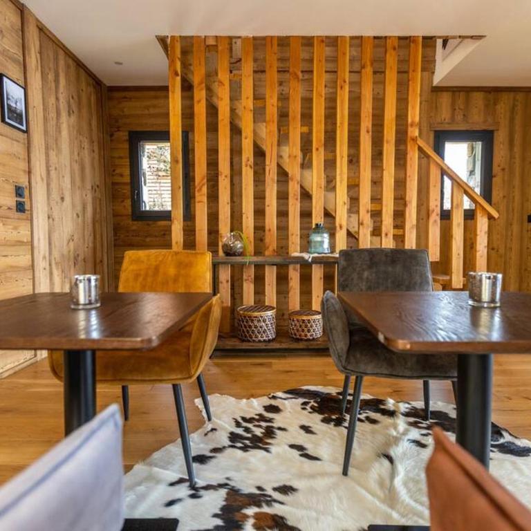 Chalet Luxe spacieux, Piscine chauffée, vue lac et montagnes, proximité immédiate pistes - Superior Chalet - 11