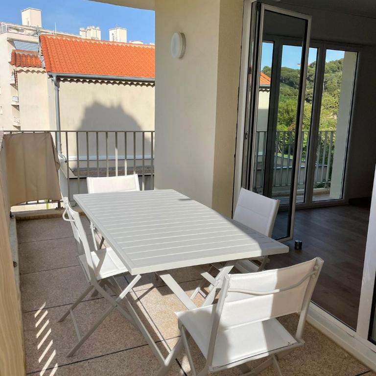 Magnifique appartement climatisé de 87m², à 100m de la plage - Appartement 2 Chambres - 33