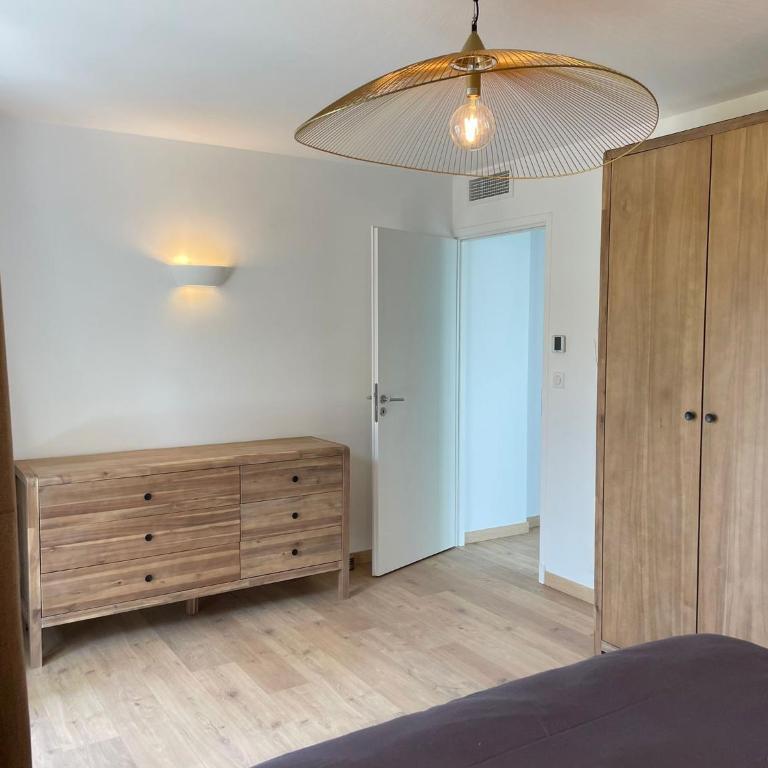 Magnifique appartement climatisé de 87m², à 100m de la plage - Appartement 2 Chambres - 14