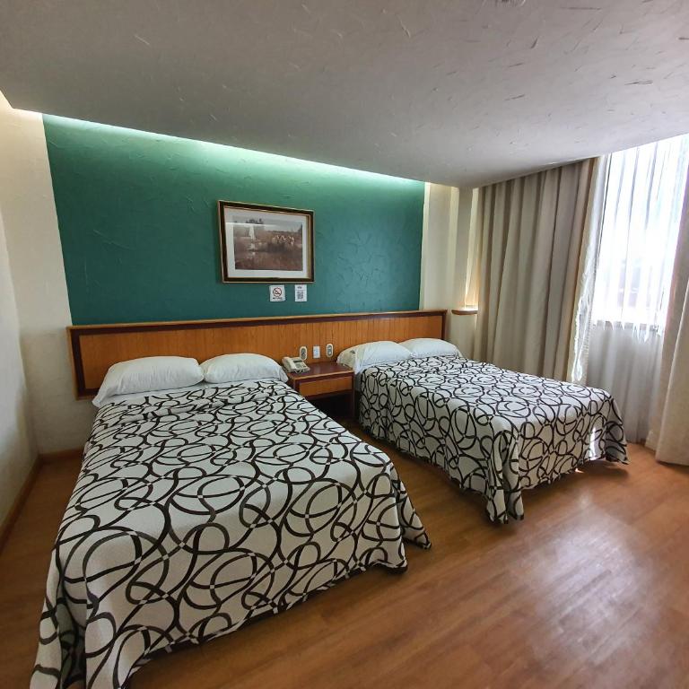 Hotel Alcampo - Double Room with Two Double Beds - 6