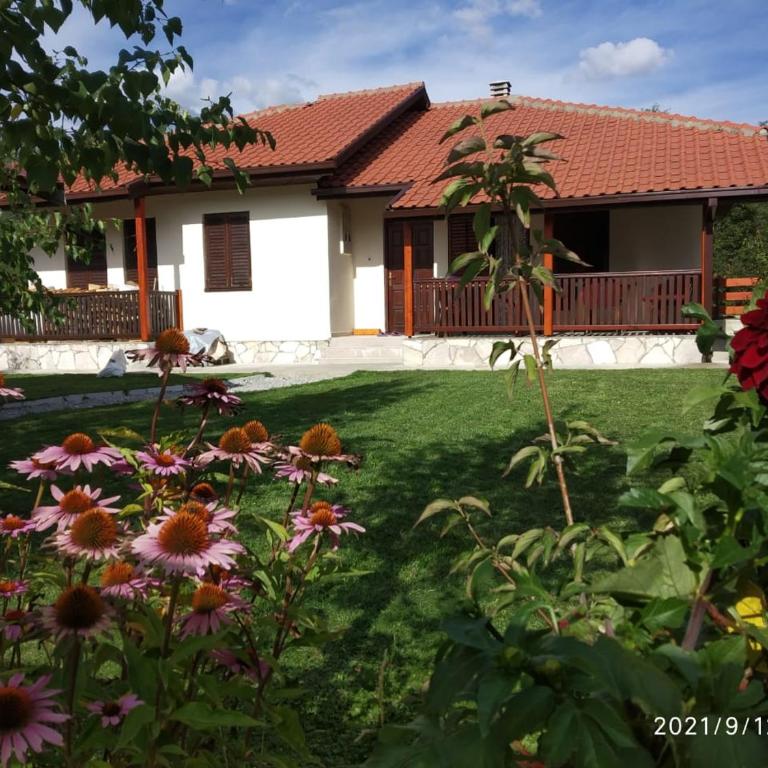 Bjelasica Home - Kuća sa 3 Spavaće Sobe - 2